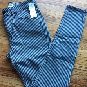 Bullhead stripped skinny  jeans